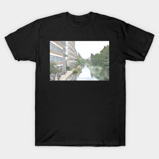 Regent's Canal towpath by Kingsland Basin, London, UK T-Shirt